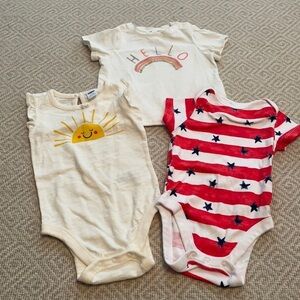 Onesie and tshirt bundle 6-9 months